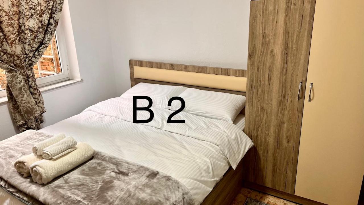 Отель Driteza Корча Экстерьер фото