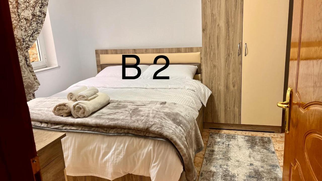Отель Driteza Корча Экстерьер фото